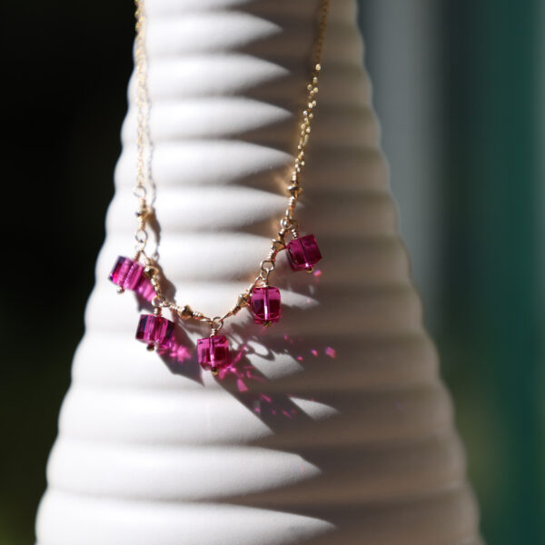 Collier HESPÉRIDE Fuchsia – Image 5